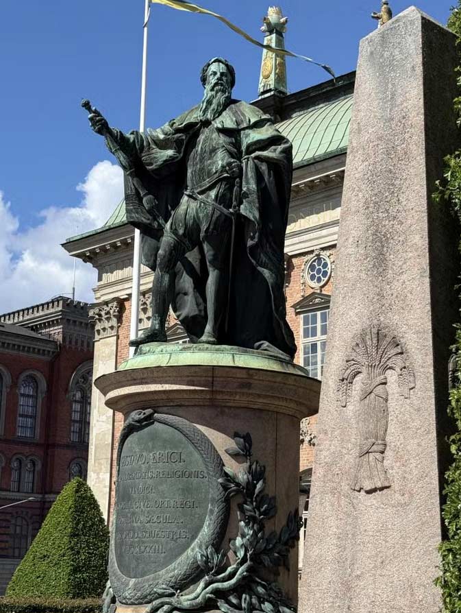 Estatua de Gustavo Erici